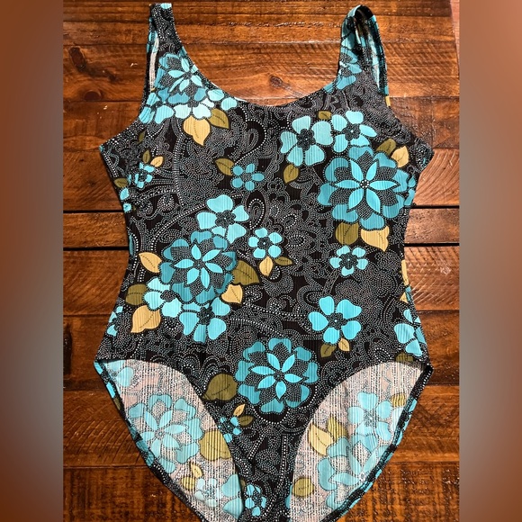 Catalina Other - Catalina size 1x one piece bathing suit tropical